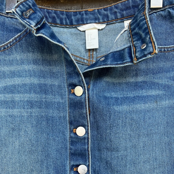 H&M jean skirt with buttons - Picture 6 of 7